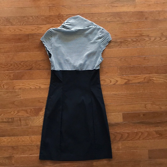 Woman’s Guess Dress New Without Tags! Size 7 - Picture 4 of 6